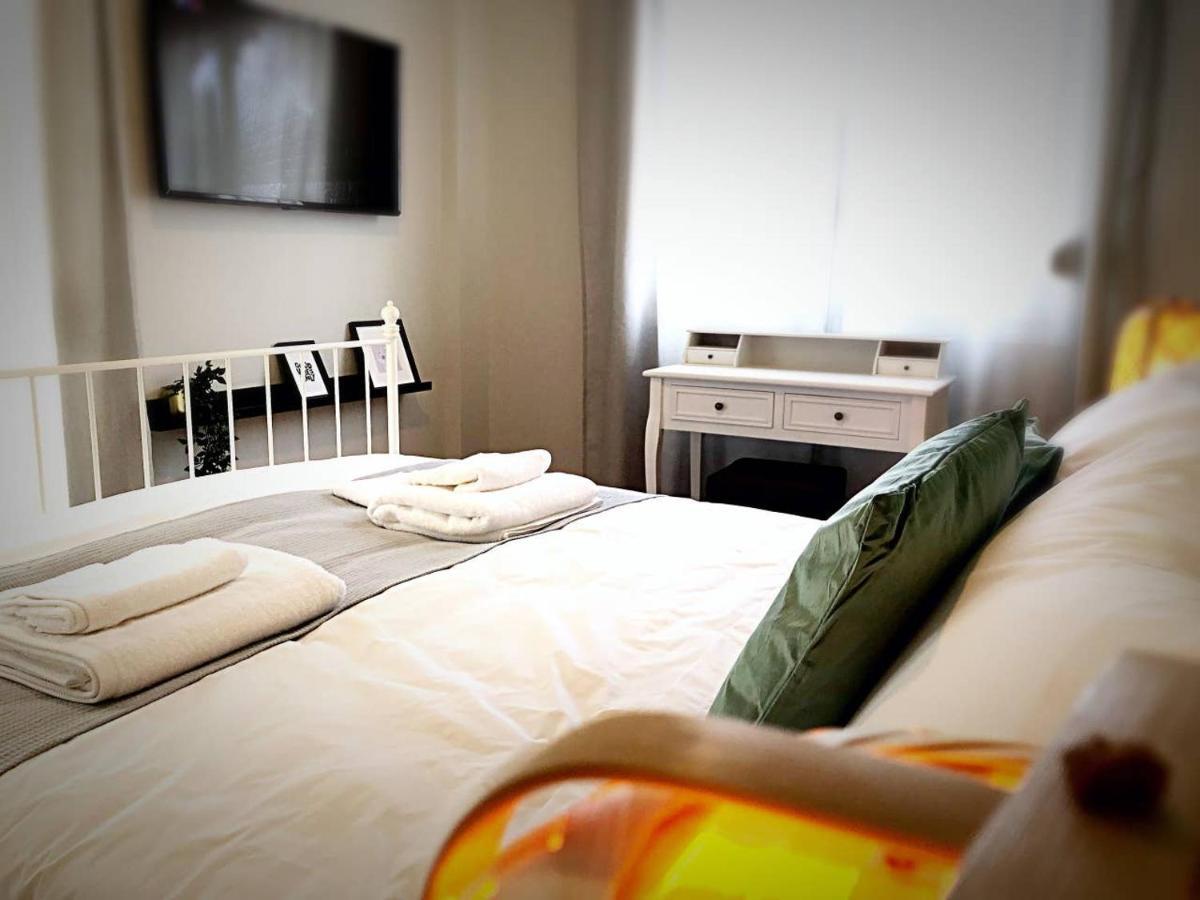 Victoria 5star / 5BR BigApt / Sauna / 2min to metro Atene Esterno foto